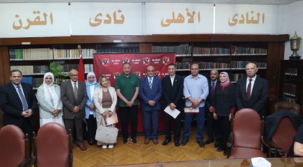 ختام الدورة الثانية لتعليم الكبار بالأهلي