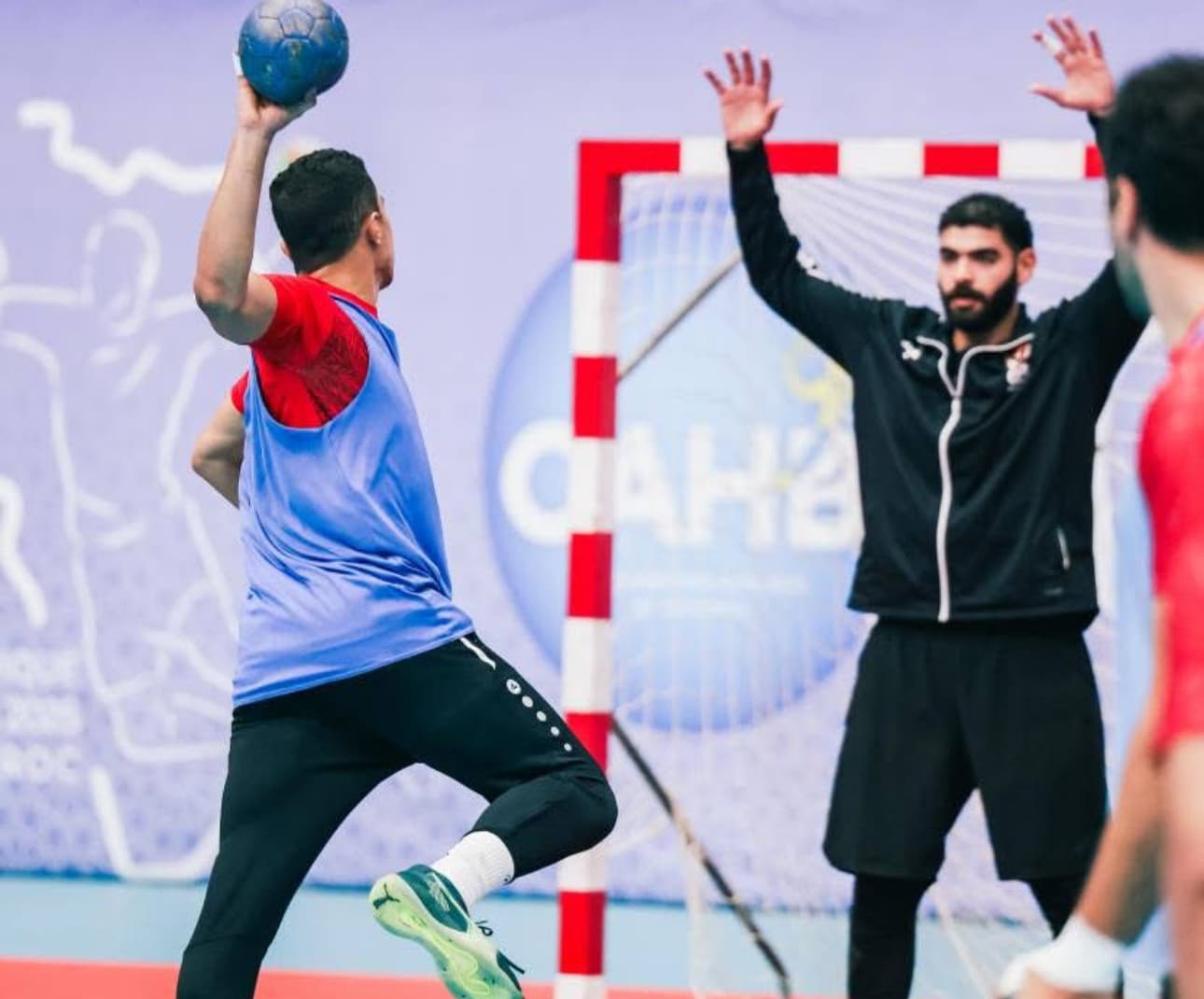 «‎رجال يد الأهلي» يتدرب استعدادًا لمواجهة البوليس الرواندي