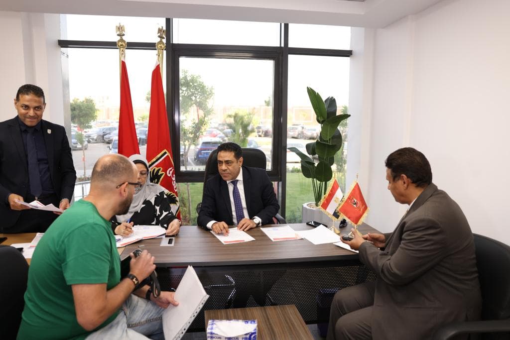 وسط إقبال كثيف.. لجنة العضوية تستقبل المشتركين الجدد في فرع التجمع الخامس